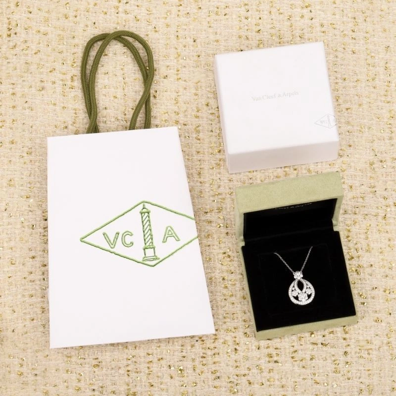 Vca Necklaces Vibrant 254358