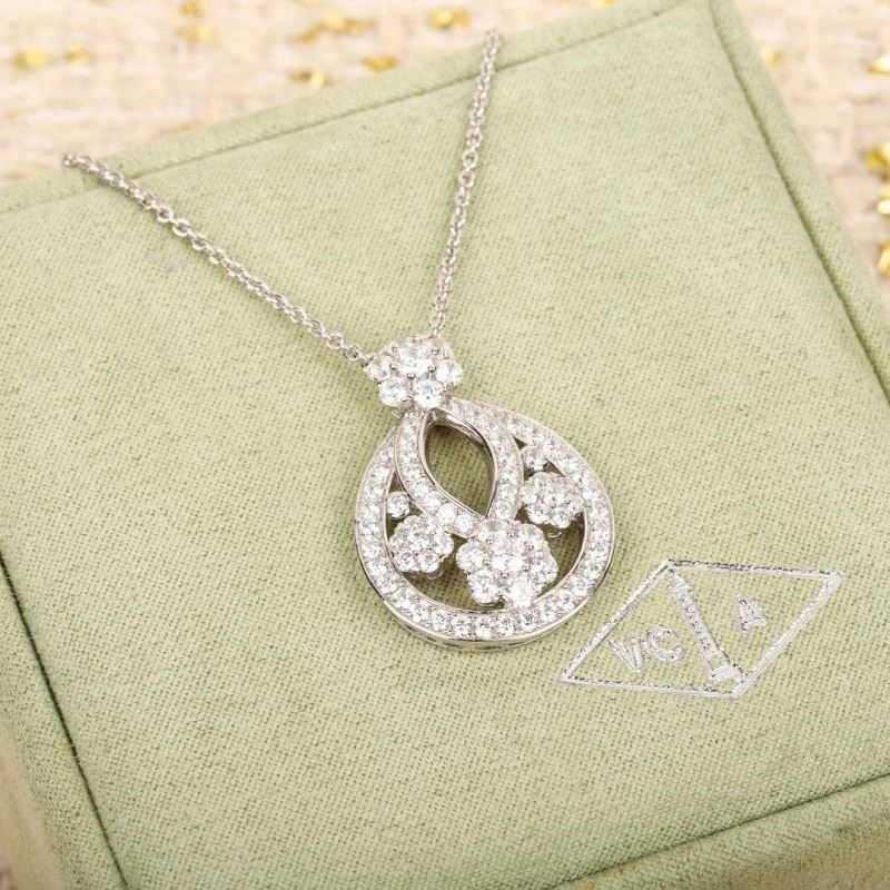 Vca Necklaces Vibrant 254358