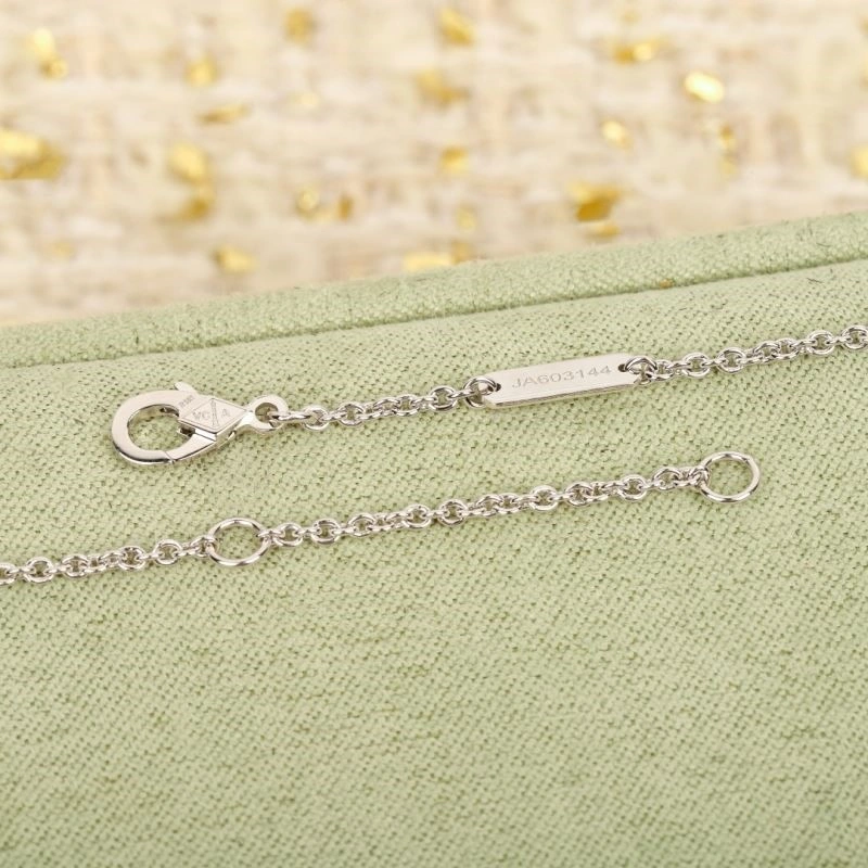 Vca Necklaces Vibrant 254358