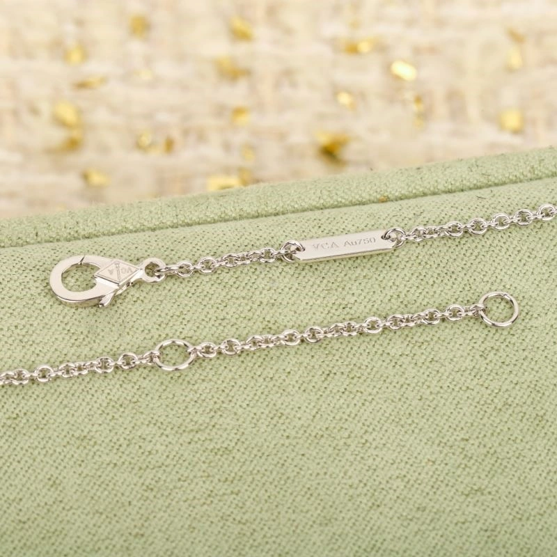 Vca Necklaces Vibrant 254358