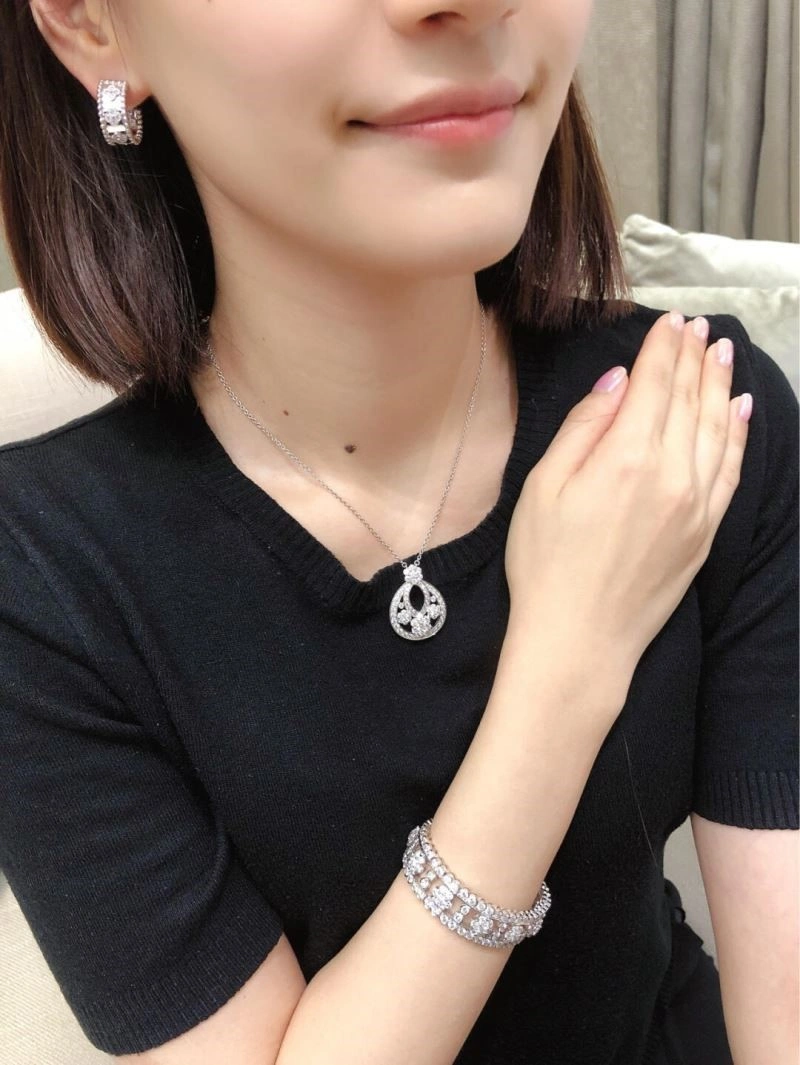 Vca Necklaces Vibrant 254358