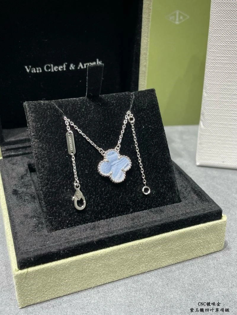 SunProtective Vca Necklaces 254322