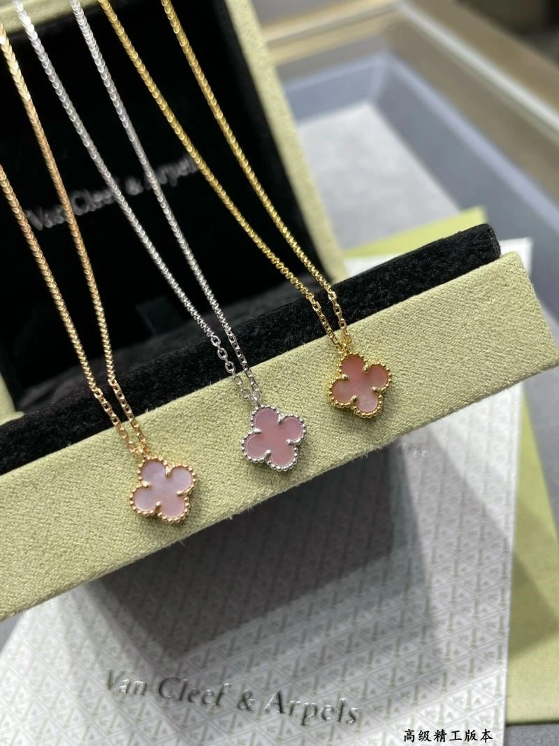 Vca Necklaces MoistureWicking 254316