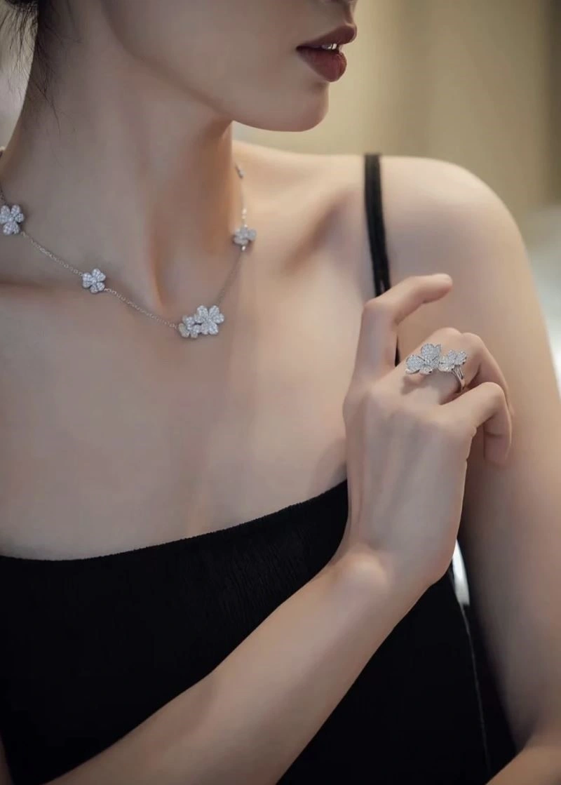 Seasonal Vca Necklaces 254308