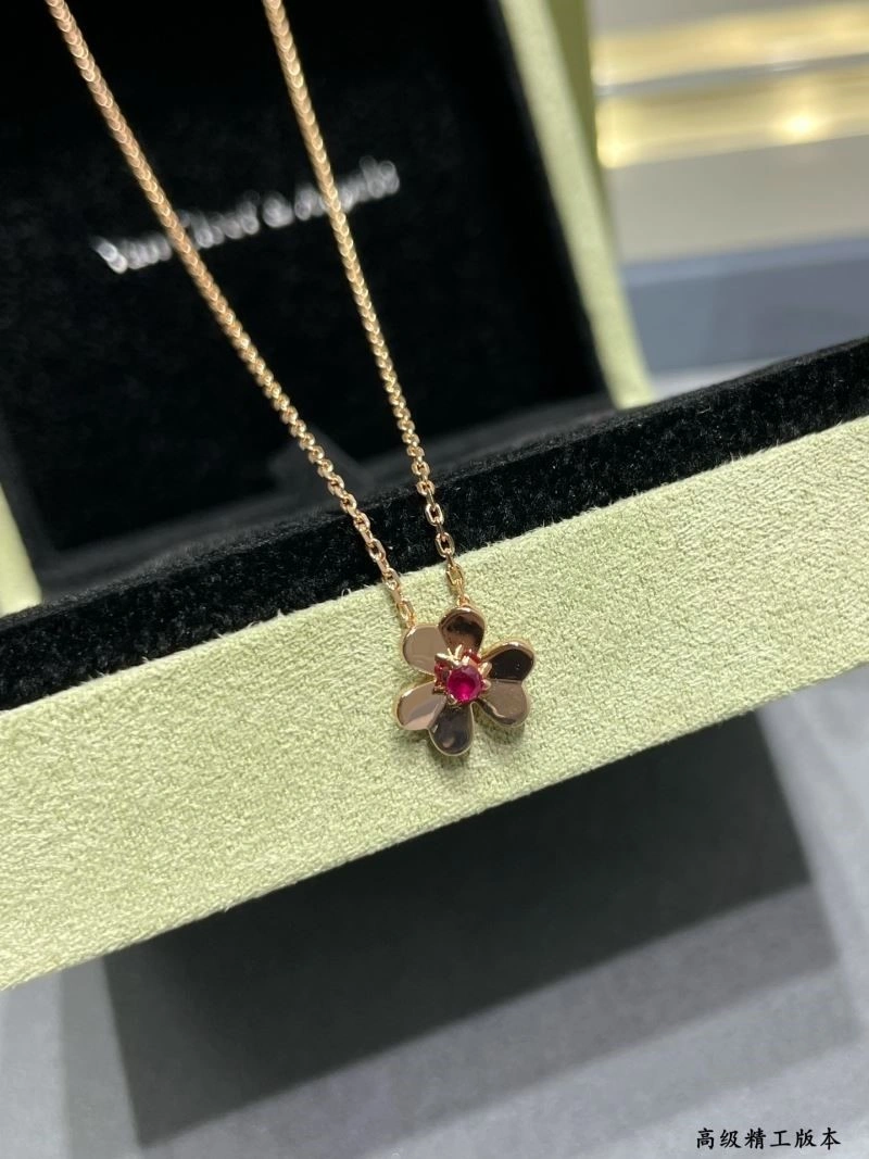 Sophisticated Vca Necklaces 254296