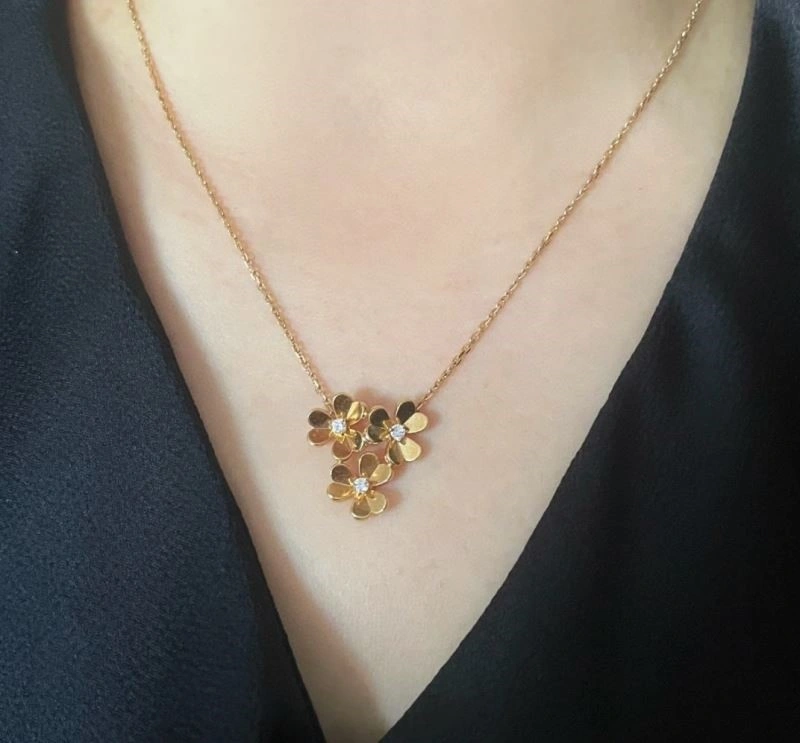 FreshLook Vca Necklaces 254306