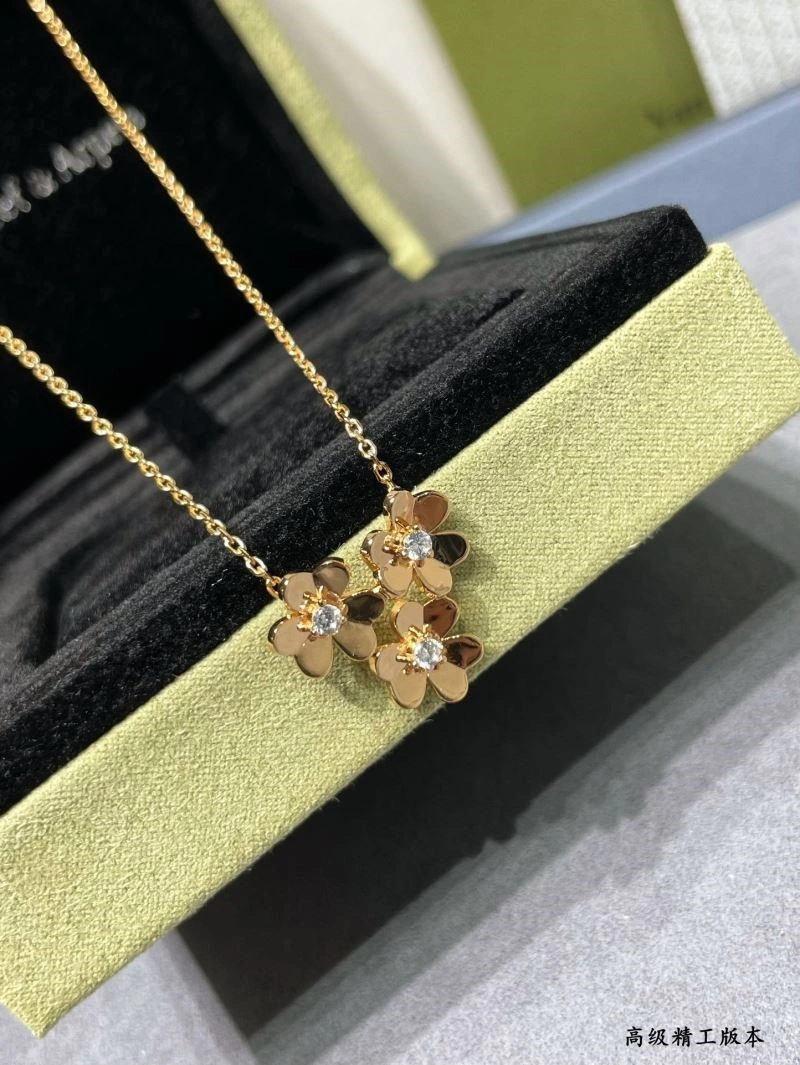 FreshLook Vca Necklaces 254306