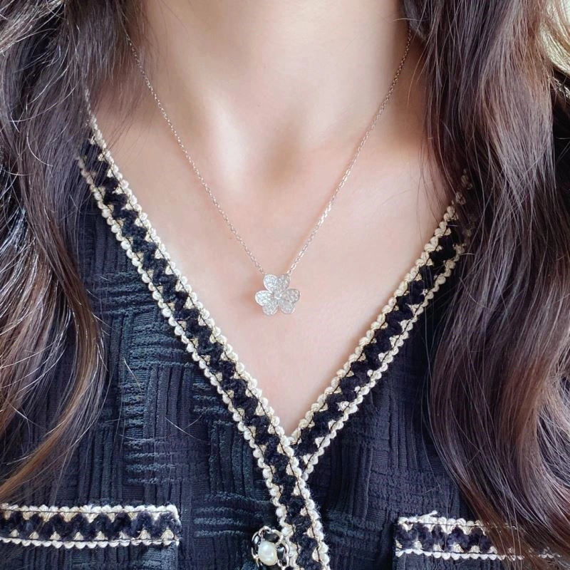 Cozy Vca Necklaces 254310
