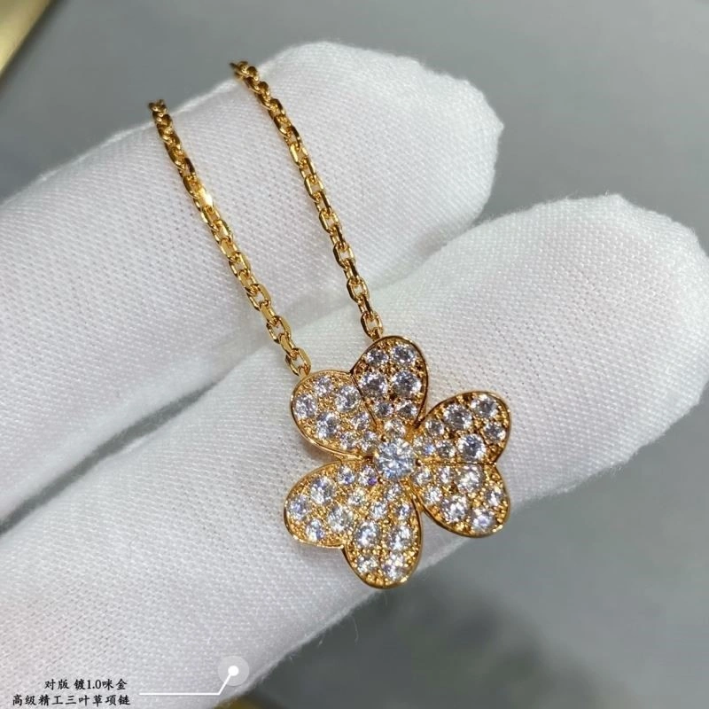 Cozy Vca Necklaces 254310