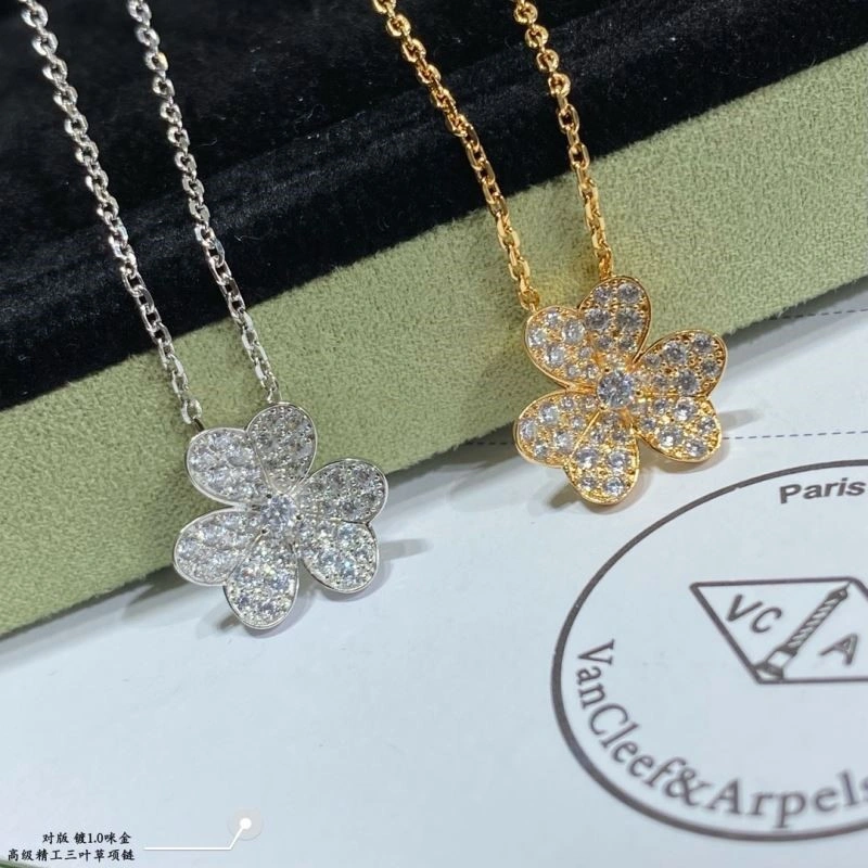 Cozy Vca Necklaces 254310