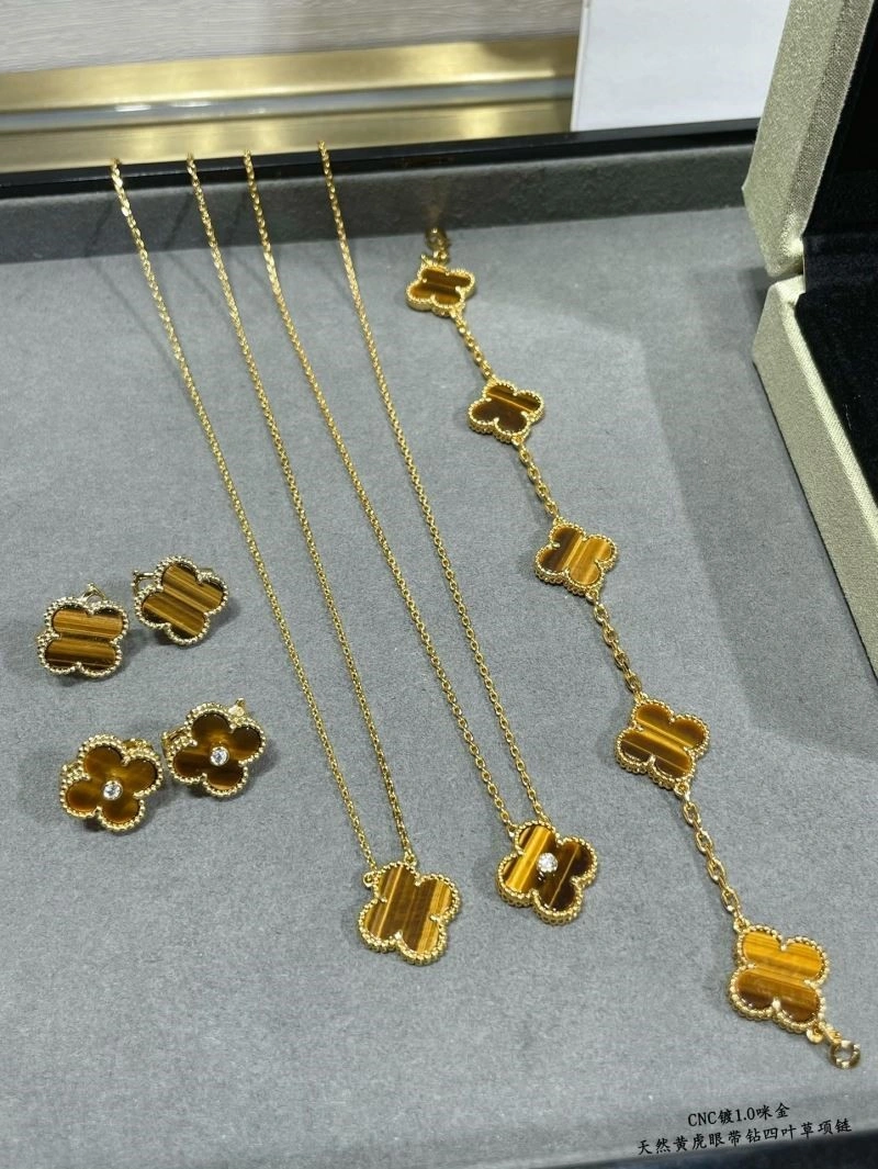 Thermal Vca Necklaces 254304