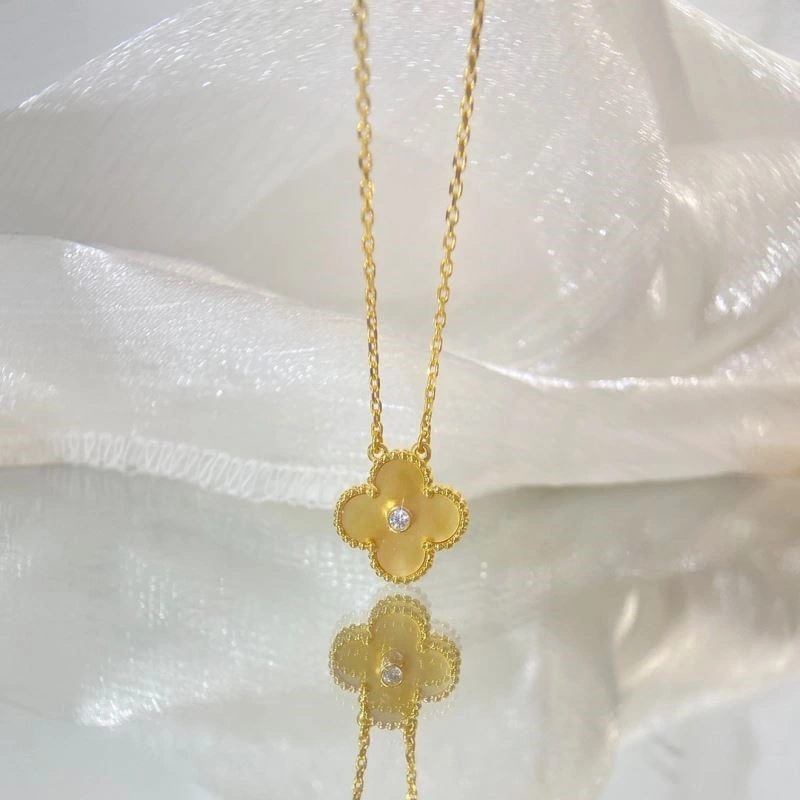 Vca Necklaces Effortless 254280