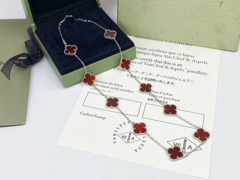 Sporty Vca Necklaces 254255