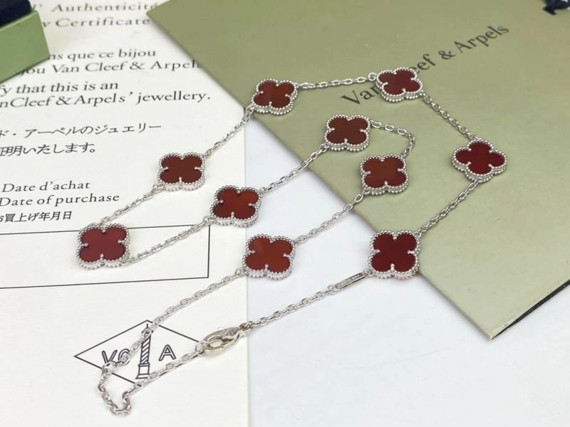 Sporty Vca Necklaces 254255