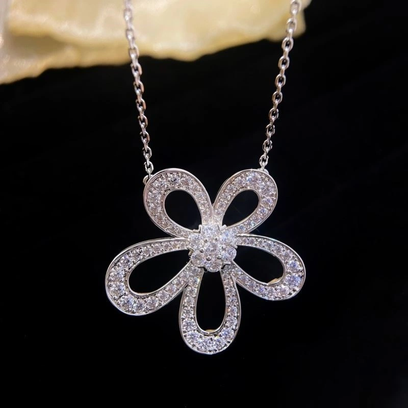 Vca Necklaces Sophisticated 254192