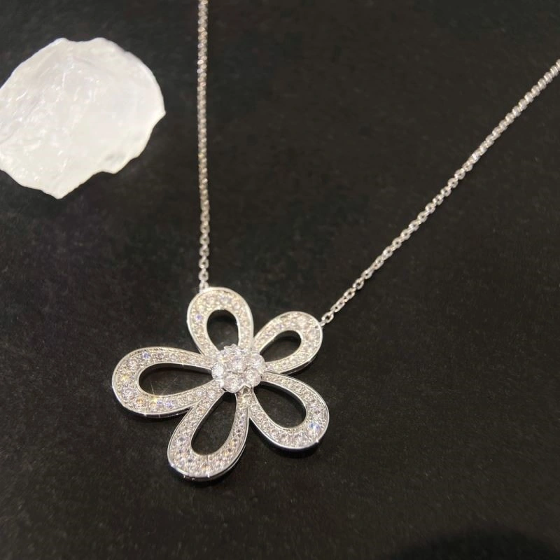Vca Necklaces Sophisticated 254192