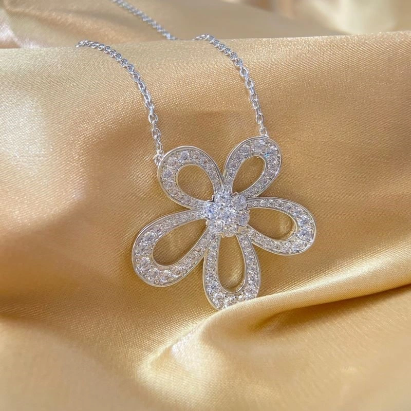 Vca Necklaces Sophisticated 254192