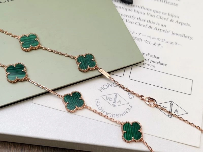 Vca Necklaces Compact 254191