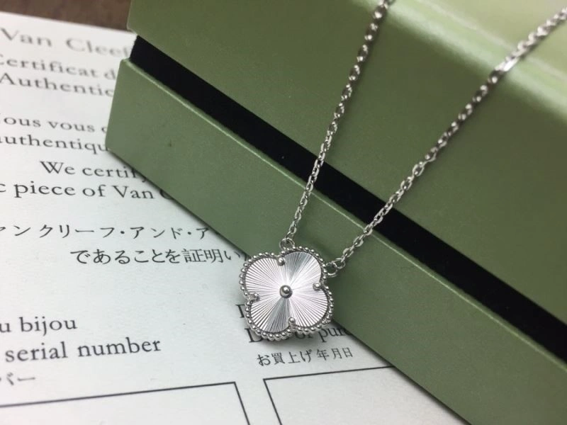 Vca Necklaces WaterResistant 254189