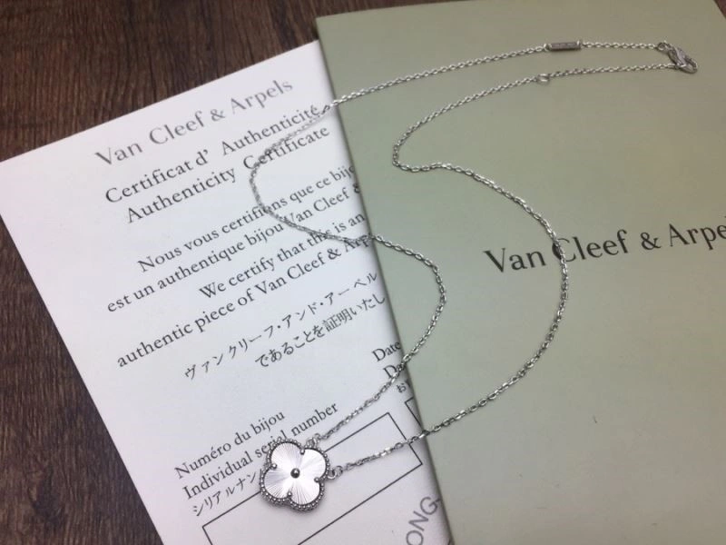 Vca Necklaces WaterResistant 254189