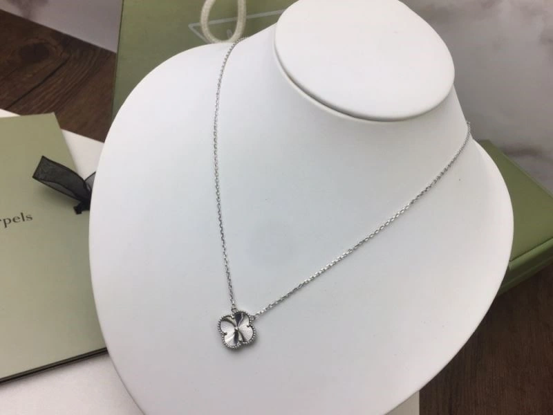Vca Necklaces WaterResistant 254189