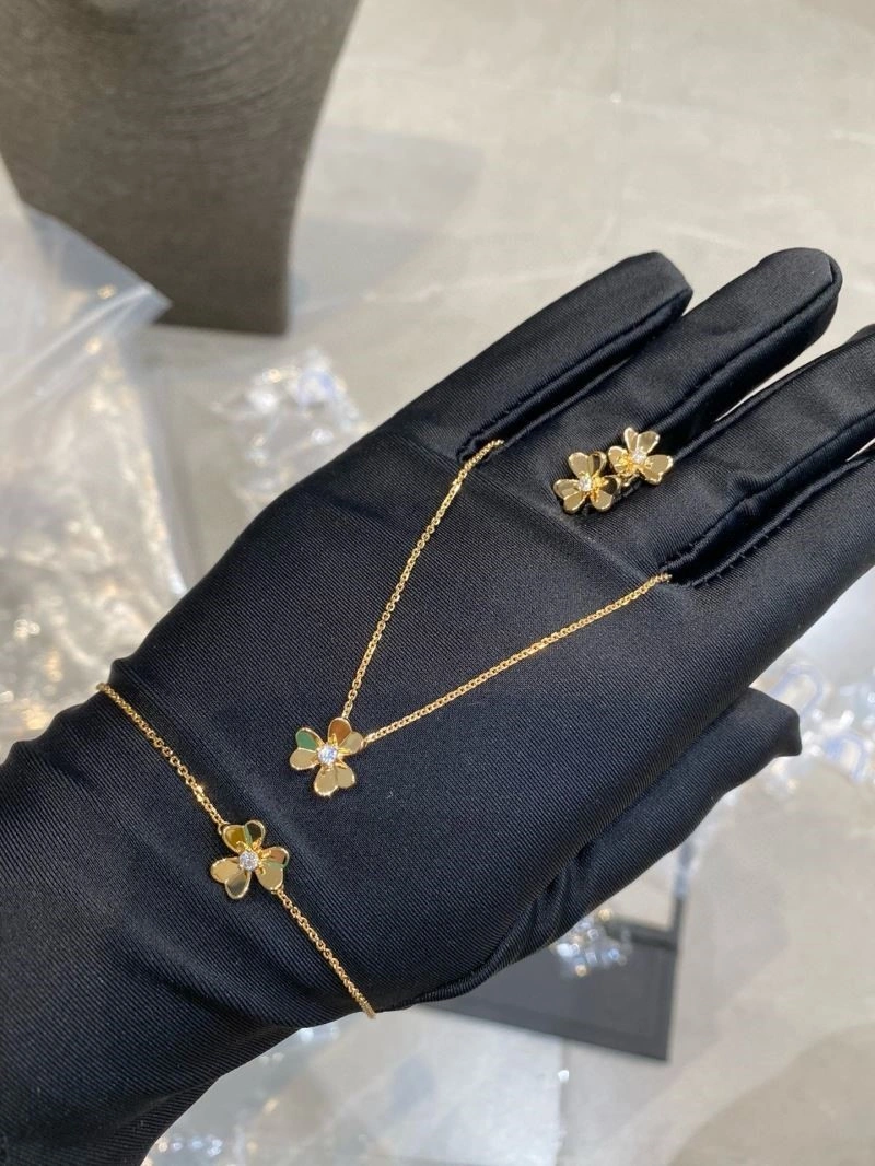 Vca Necklaces WellDesigned 254179