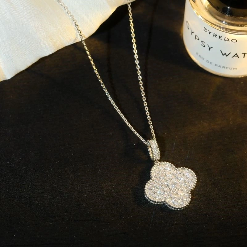 OdorResistant Vca Necklaces 254181