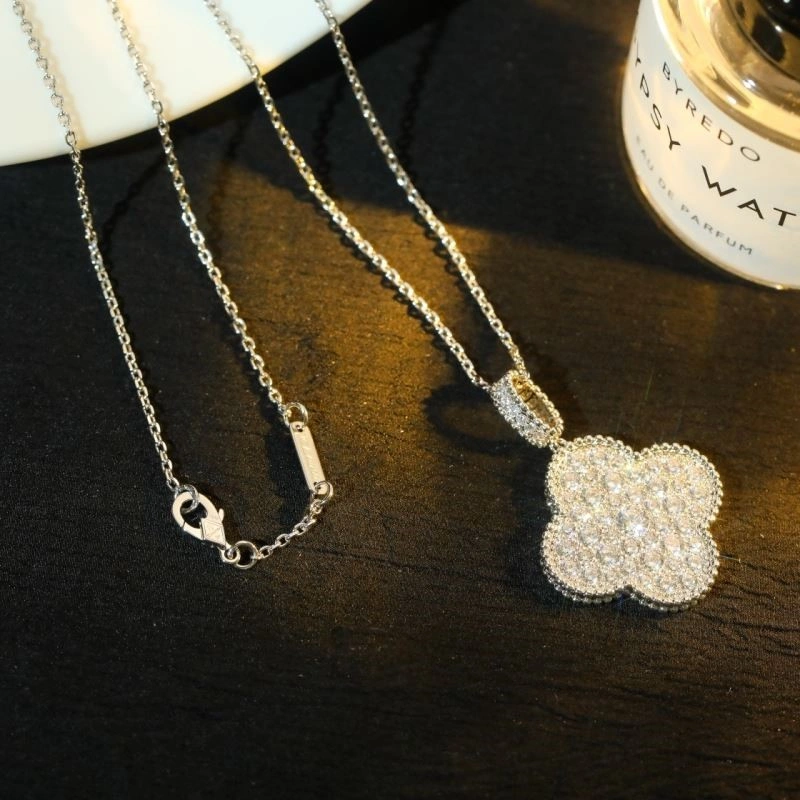 OdorResistant Vca Necklaces 254181