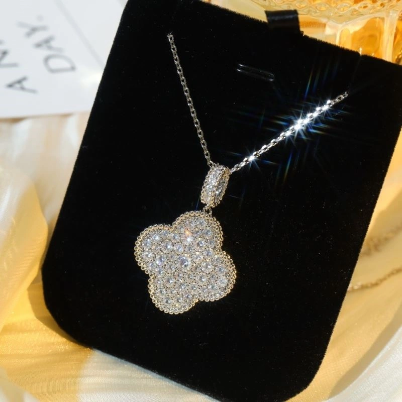 OdorResistant Vca Necklaces 254181