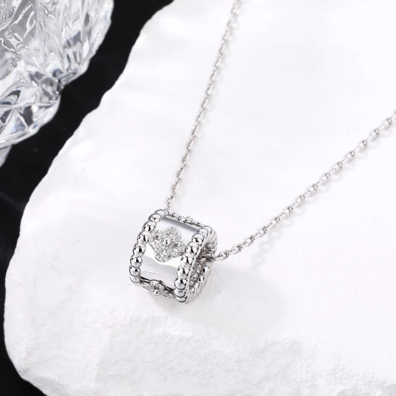 NewStyle Vca Necklaces 254174