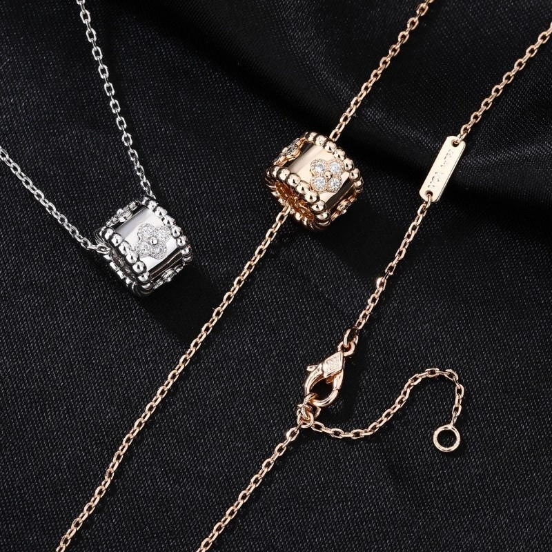 NewStyle Vca Necklaces 254174