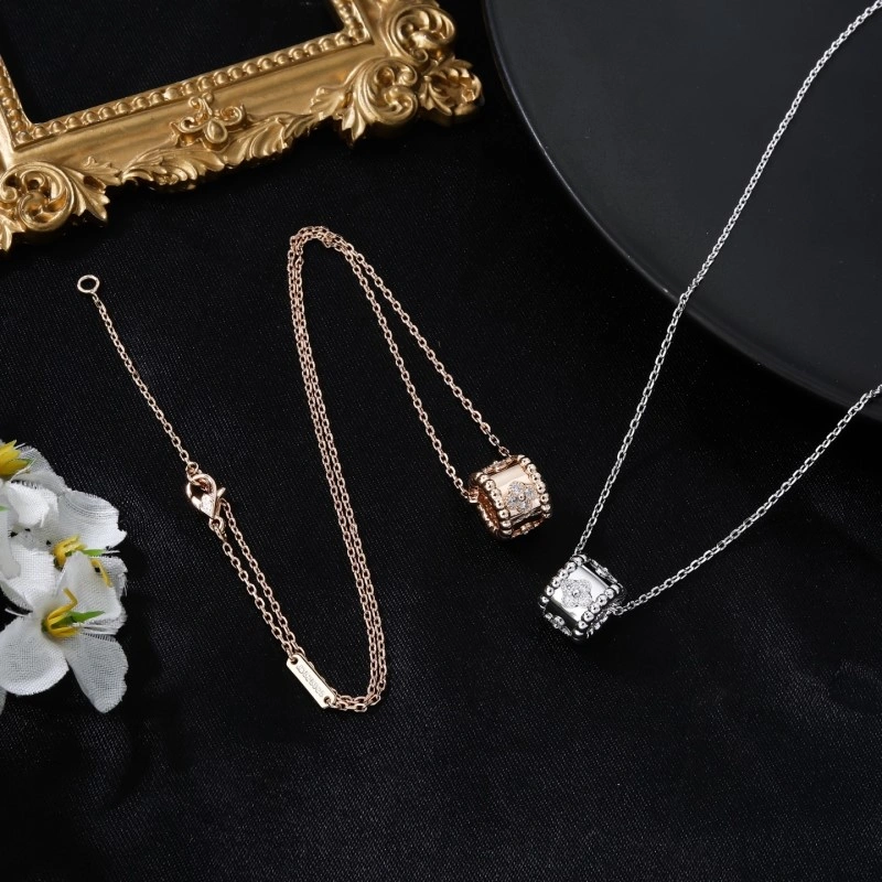 NewStyle Vca Necklaces 254174