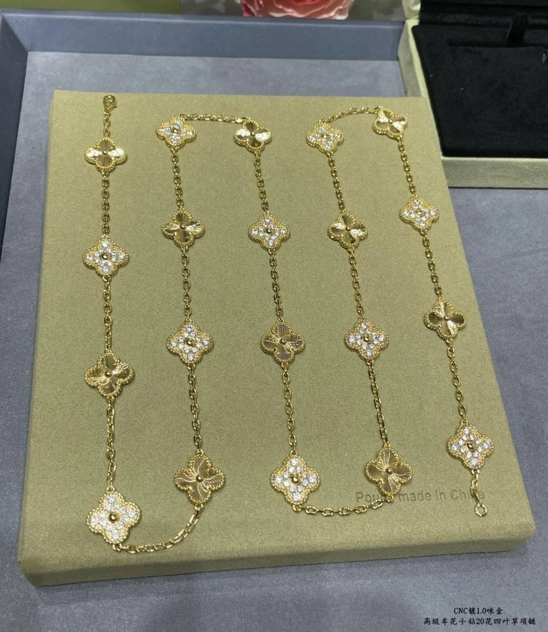 Breathable Vca Necklaces 254169