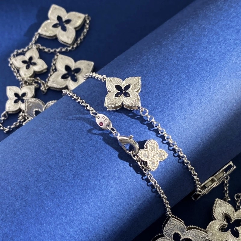 Functional Vca Necklaces 254060