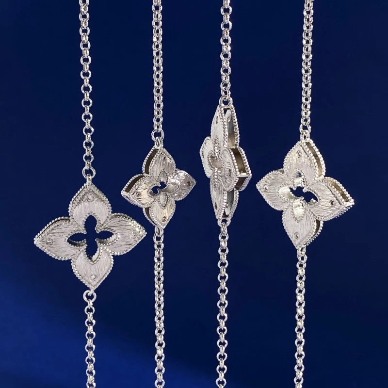Functional Vca Necklaces 254060