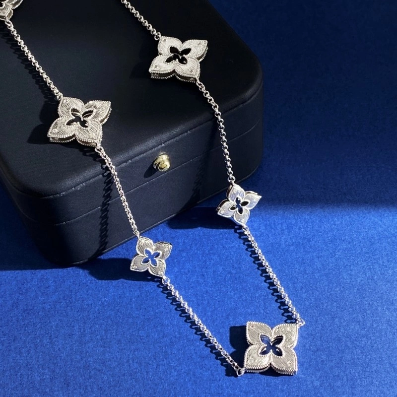 Functional Vca Necklaces 254060