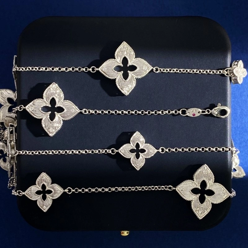 Functional Vca Necklaces 254060
