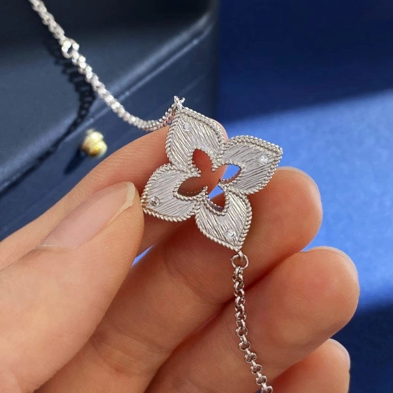 Vca Necklaces Refined 254055