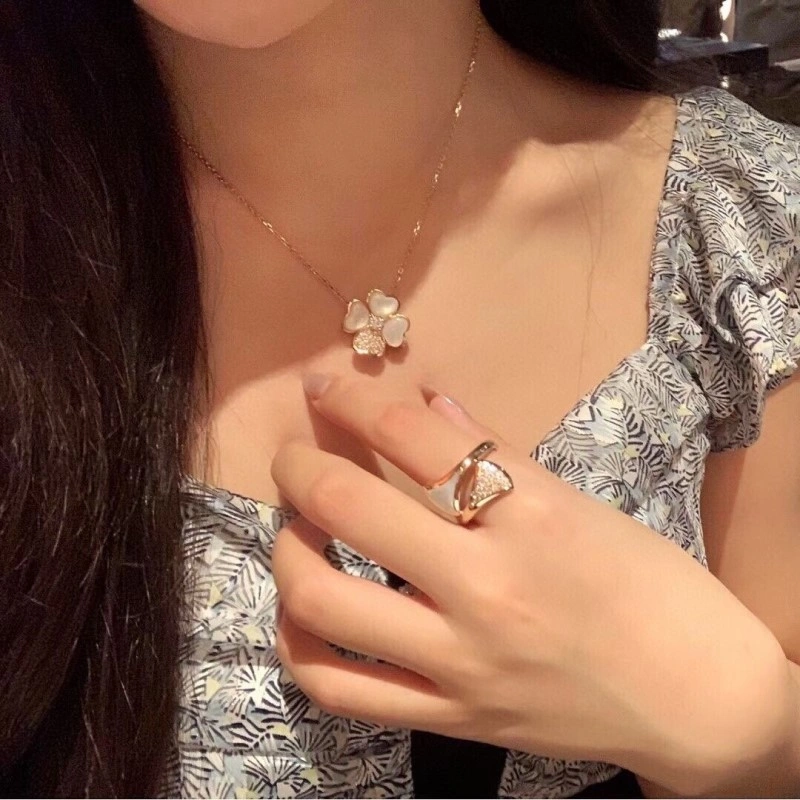 OdorResistant Vca Necklaces 254056