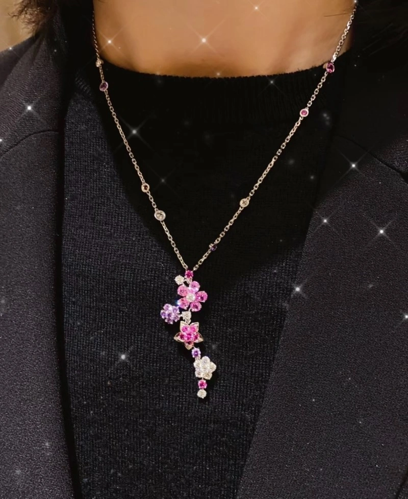 SmoothTexture Vca Necklaces 254053
