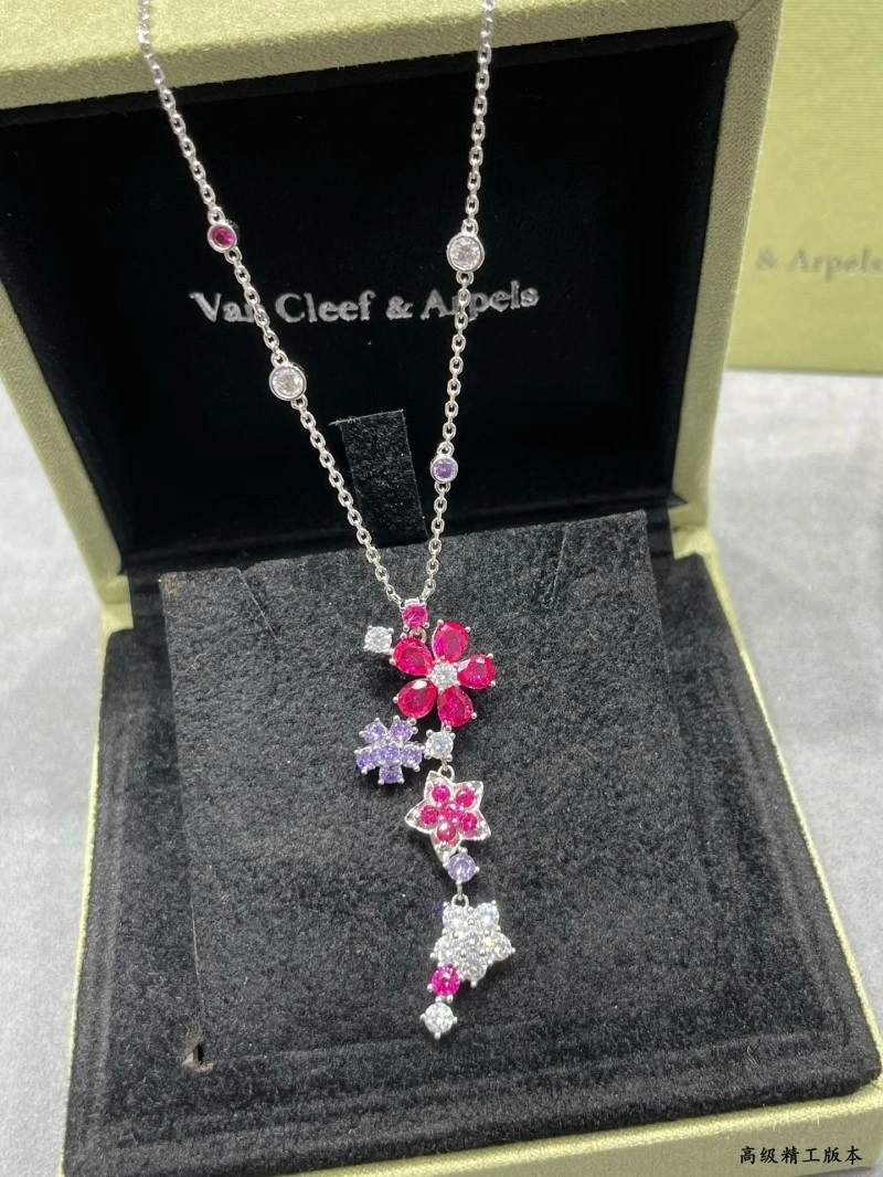 SmoothTexture Vca Necklaces 254053