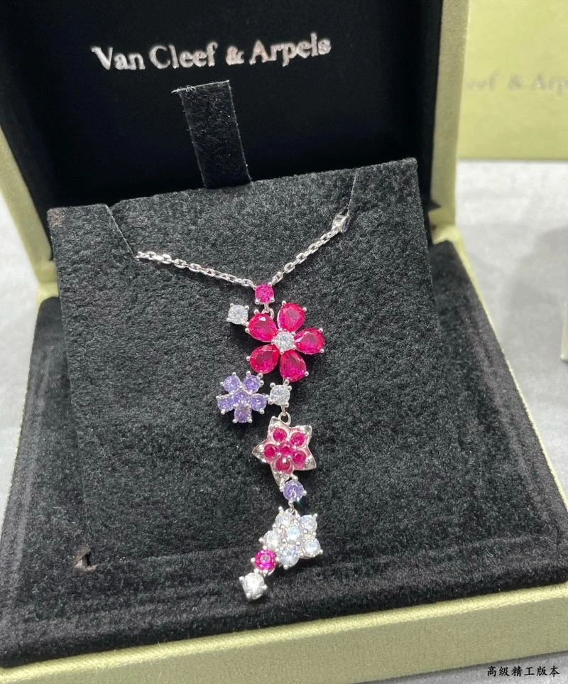 SmoothTexture Vca Necklaces 254053