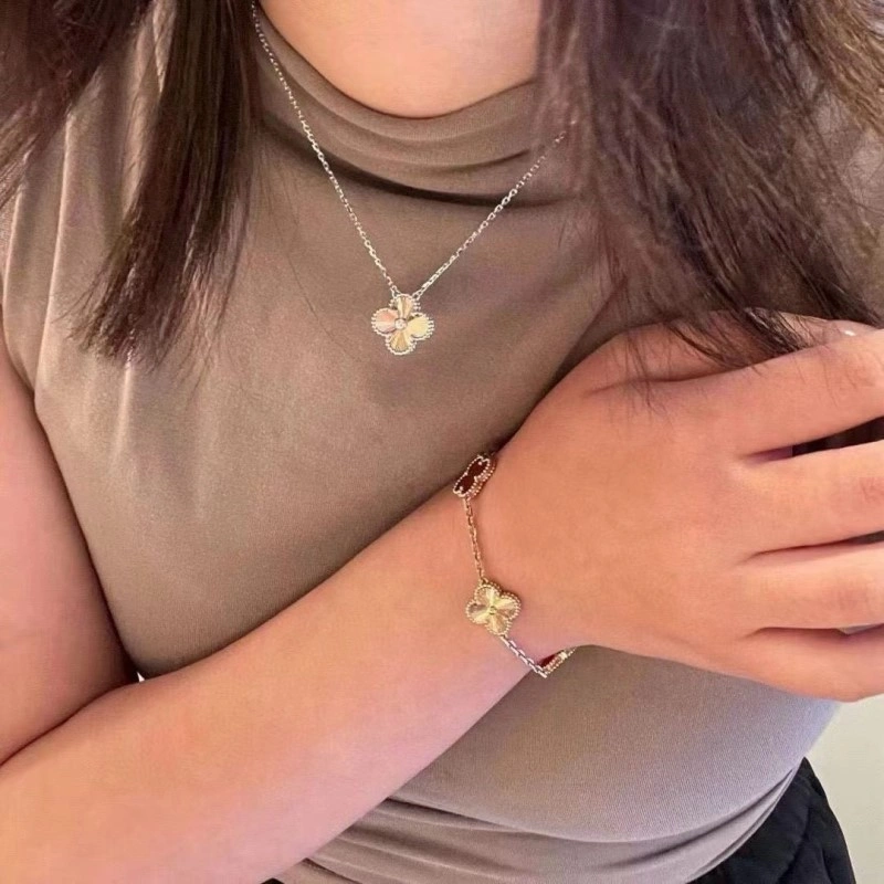 Vca Necklaces Durable 254027