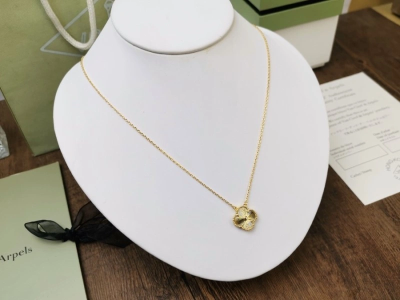 Vca Necklaces Contemporary 254024