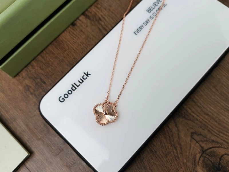 Vca Necklaces Contemporary 254024