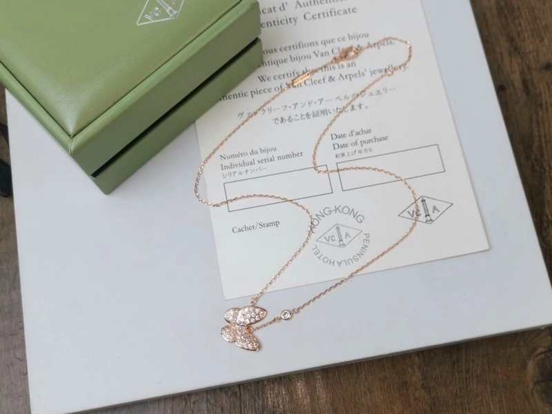 Snug Vca Necklaces 254016