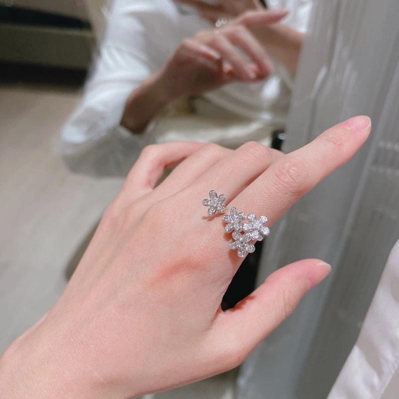 Minimalist Vca Rings 255411