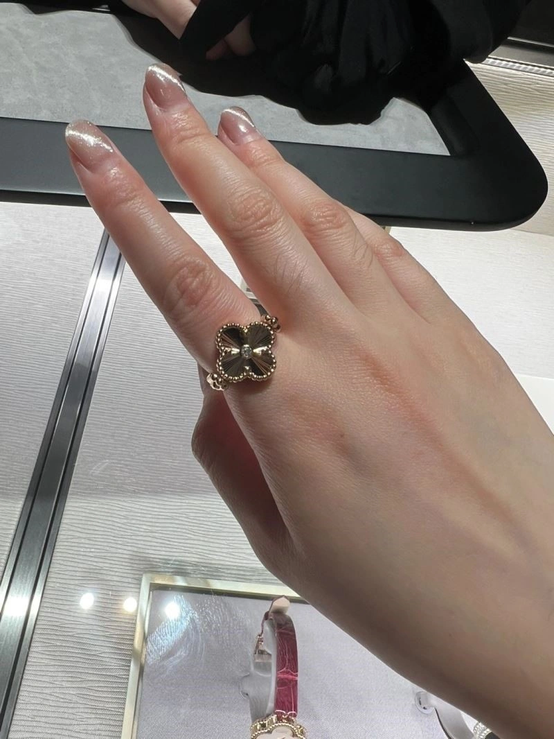 Vibrant Vca Rings 254605