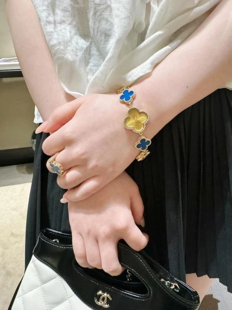 Vibrant Vca Rings 254605