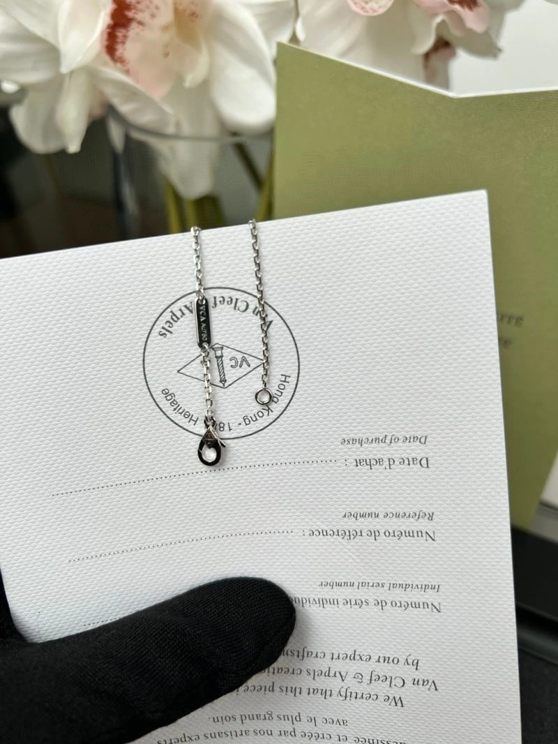 Contemporary Vca Rings 254449